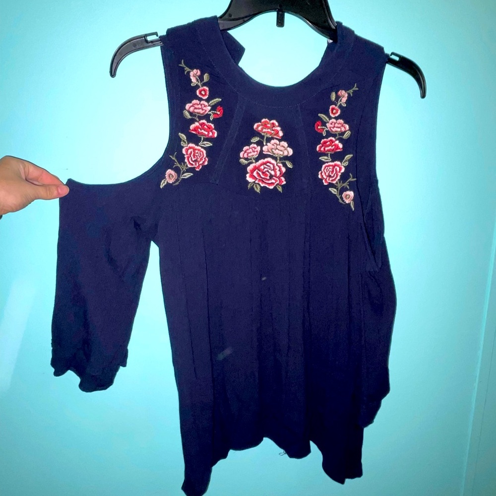 Maurice’s Navy Blue / floral off the shoulder top Size S but fits medium